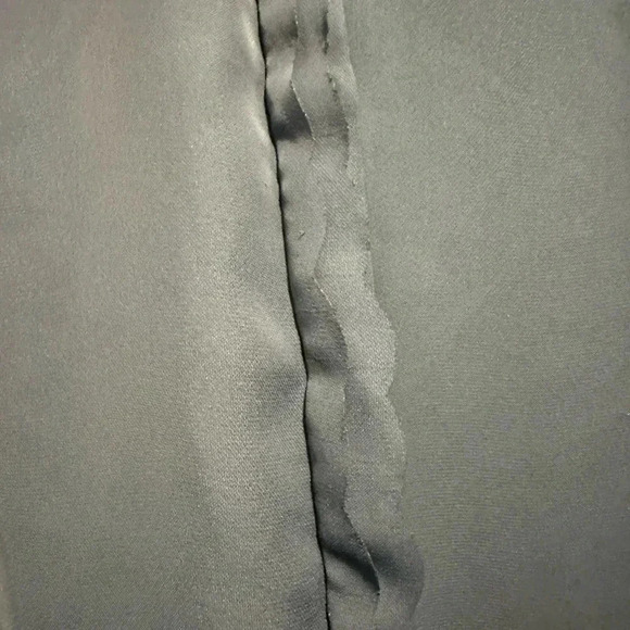 Elle Scalloped Trim Blue Blouse Top Size Medium - Picture 3 of 9